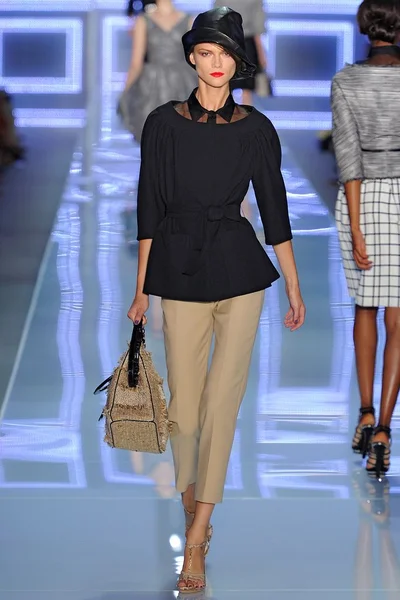 Look 12